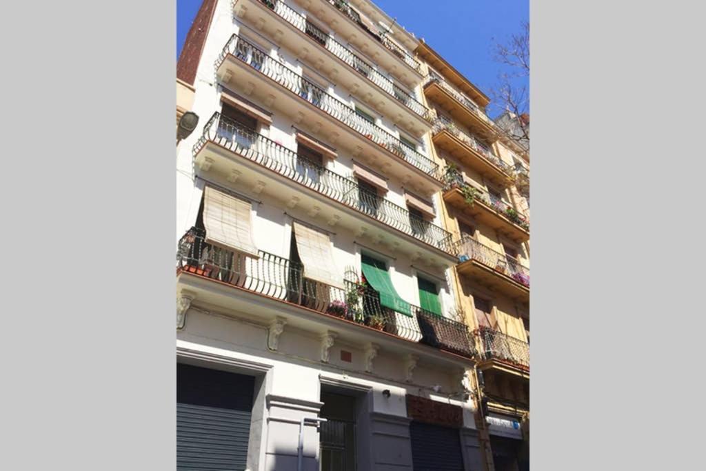Sunny Apartment Gracia - Joanic Renovated Barcelona Exterior photo
